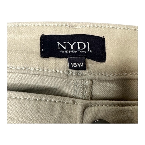 NWT NYDJ Plus Size Marilyn Straight Crop Jeans in Feather. Sz: 18W - Picture 4 of 10